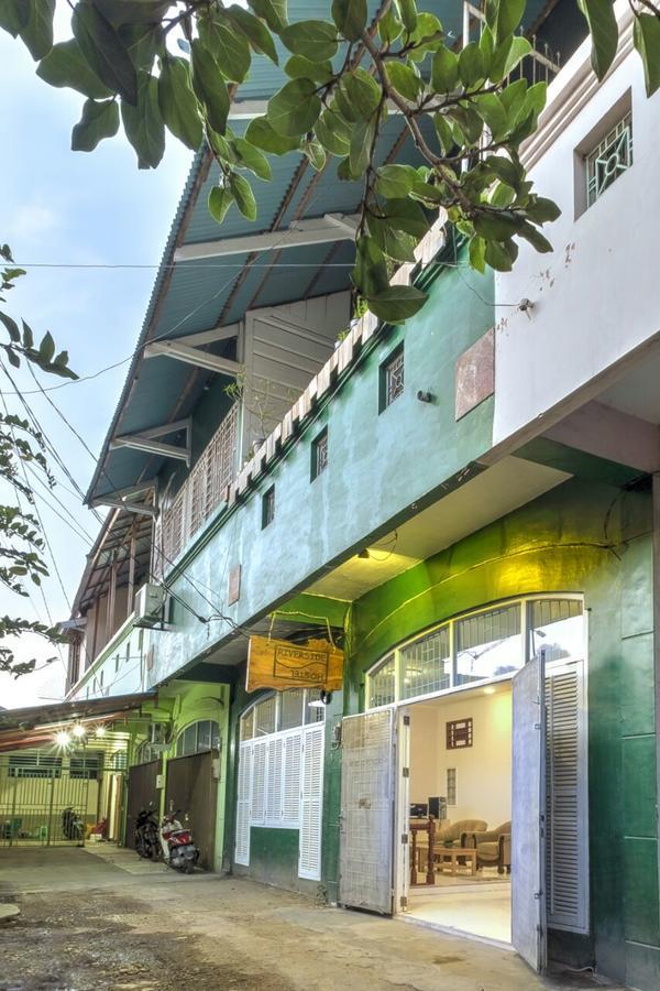 Riverside Hostel Padang Eksteriør billede